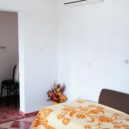 745b Apartamento