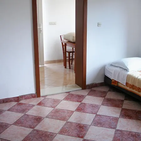 745b Apartamento